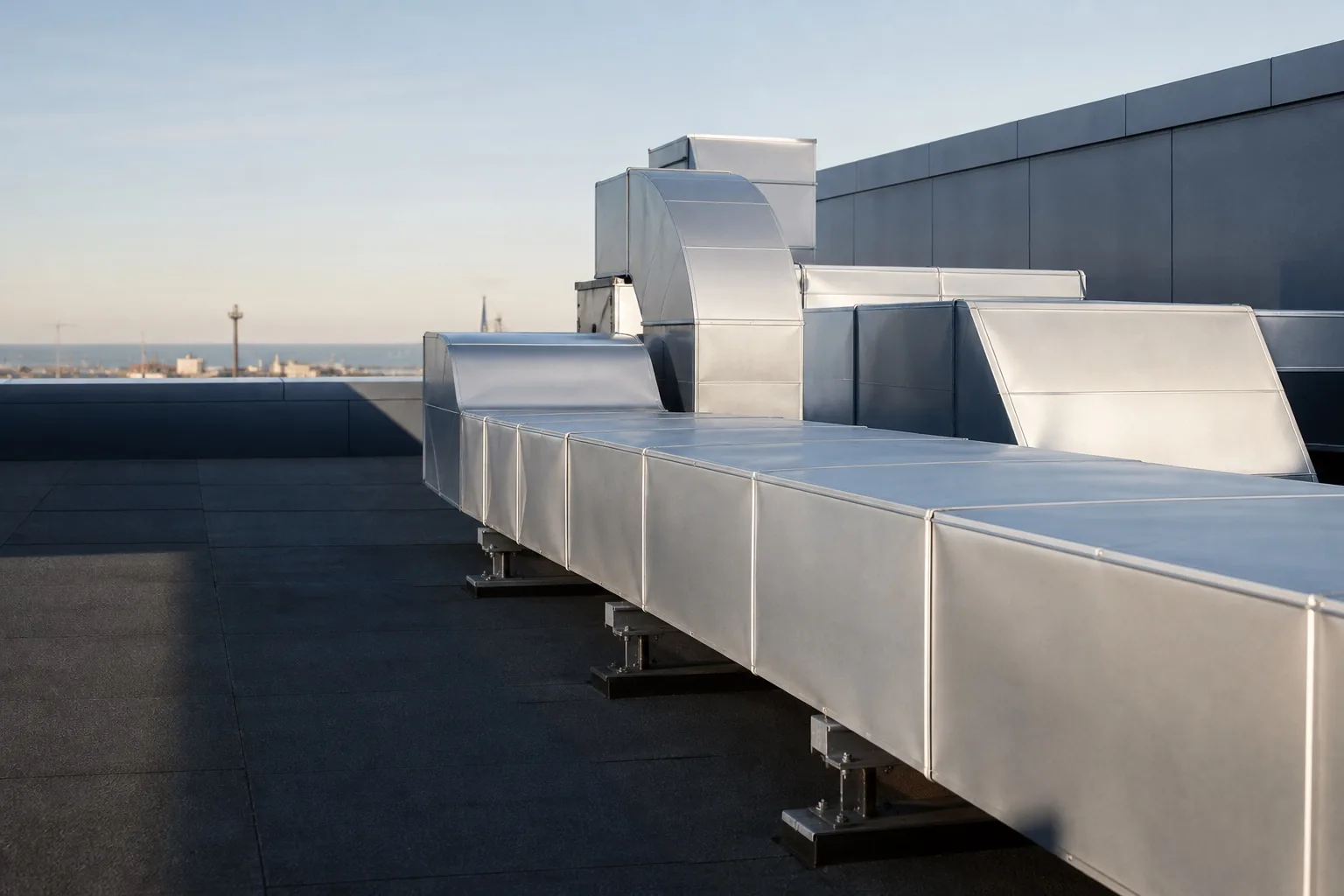 Conductos aislados protegidos con recubrimiento exterior de aluminio